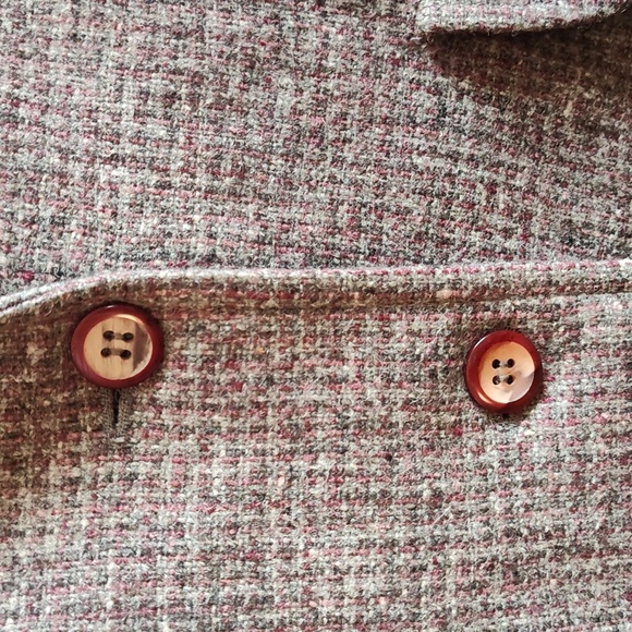 Vintage ladies tweed, wool blazer, size 13/14 Made in Uruguay. Fits like 6 or 8. - Picture 5 of 16